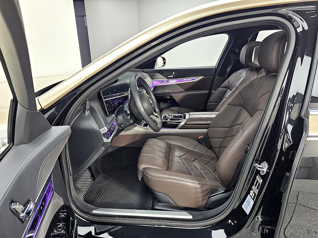 BMW 7 Series - Vista 8