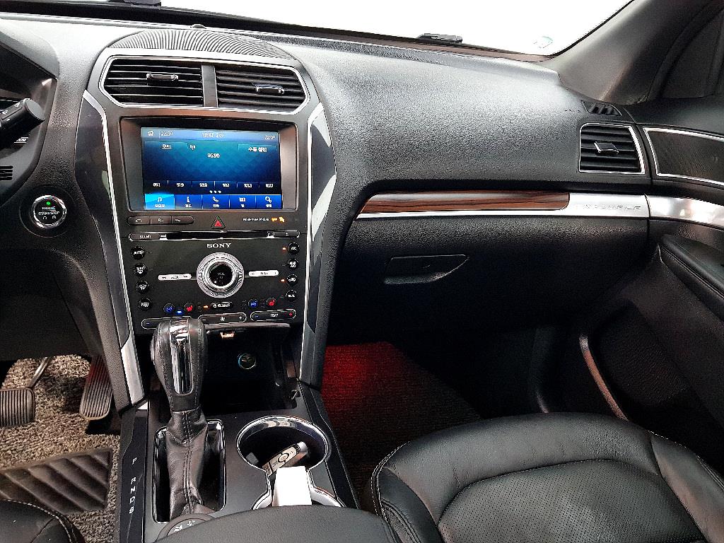 Ford Explorer - Vista 10
