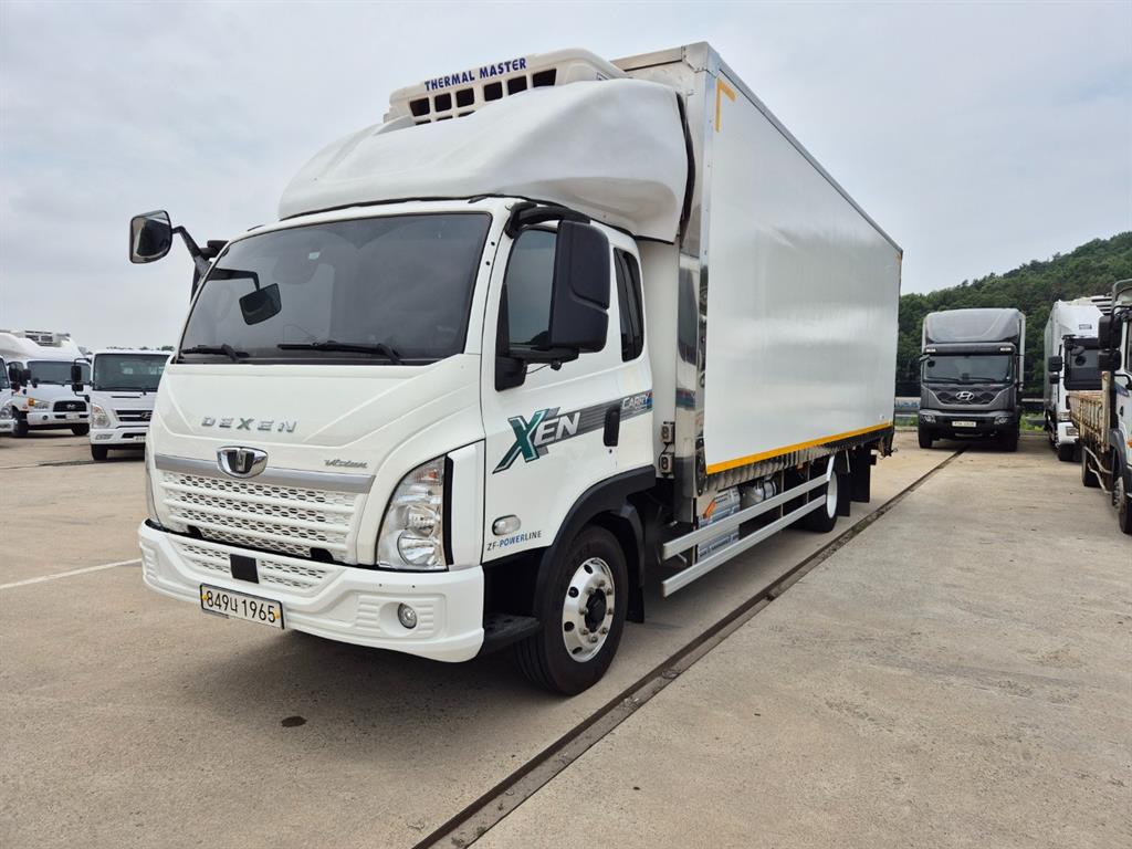 medium and large cargo truck - Vista 2