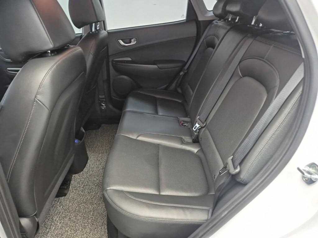 HYUNDAI Kona - Vista 12