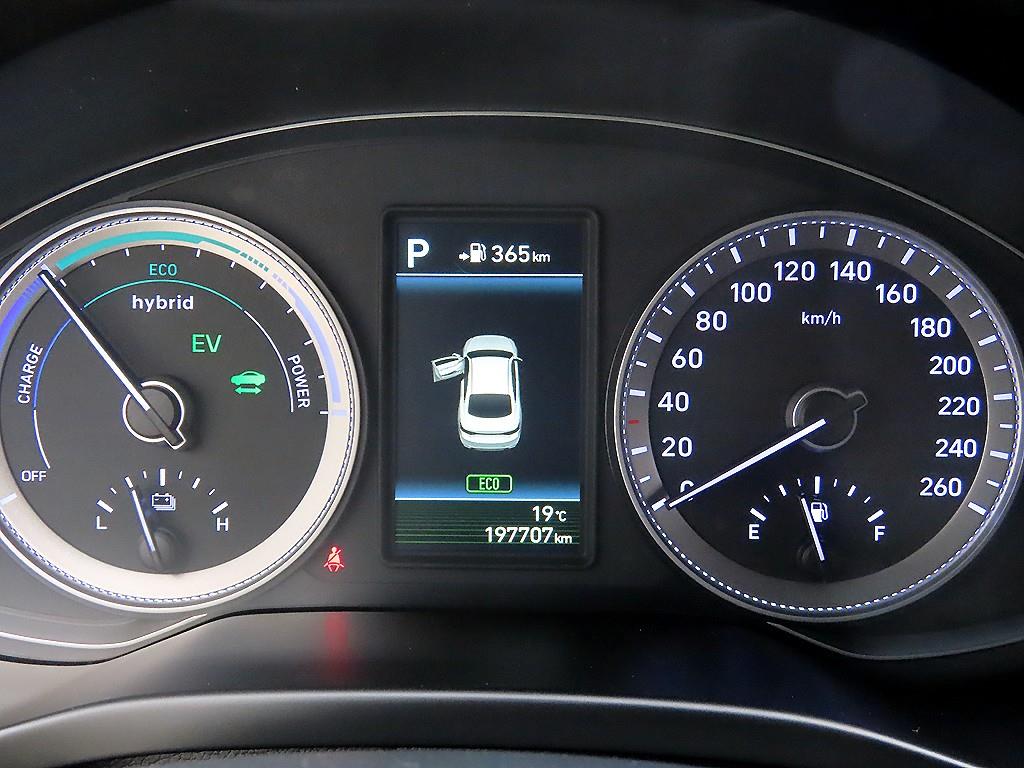 HYUNDAI Grandeur - Vista 9