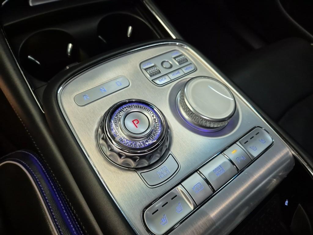 Genesis G90 - Vista 8