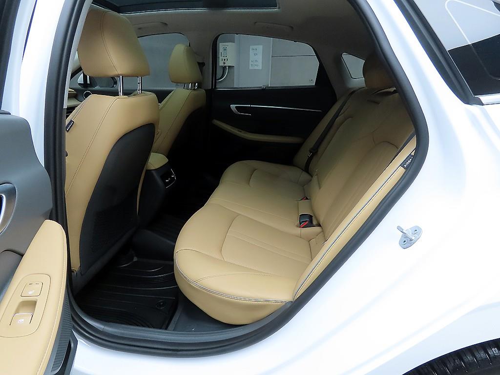 HYUNDAI Sonata - Vista 6