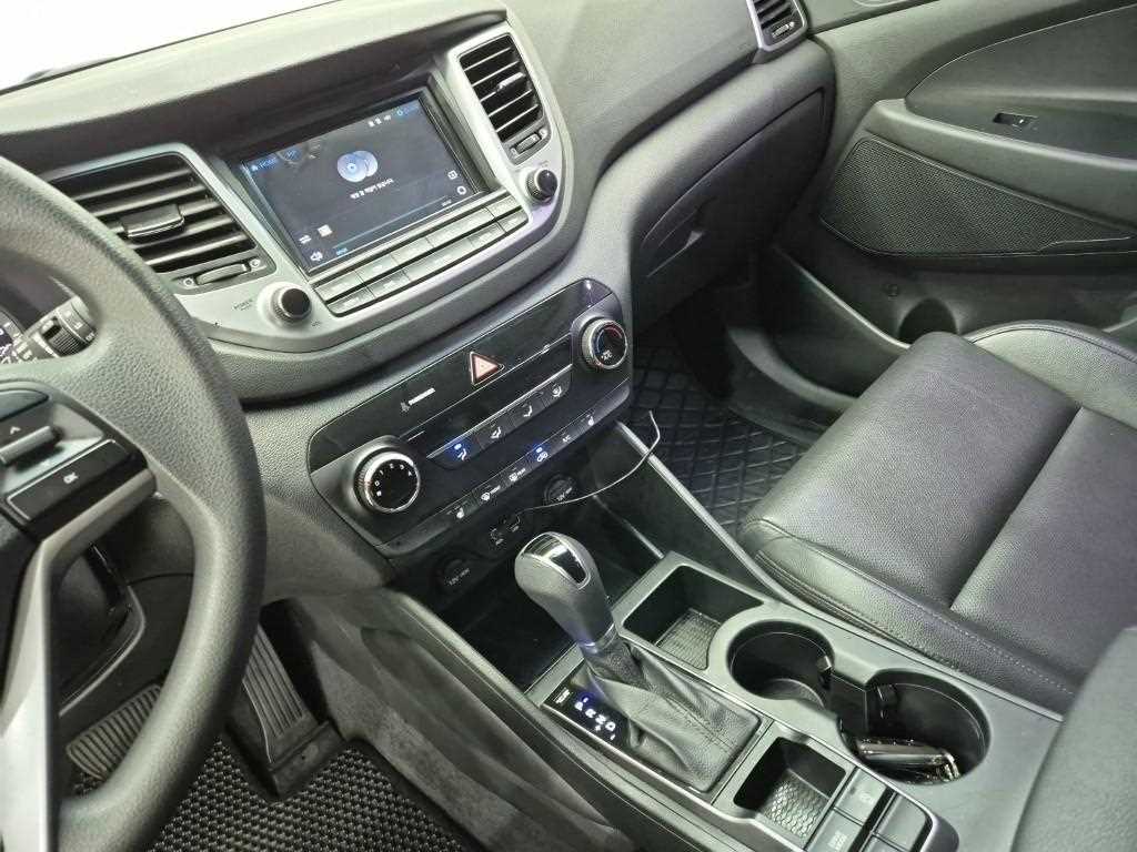 HYUNDAI Tucson - Vista 10