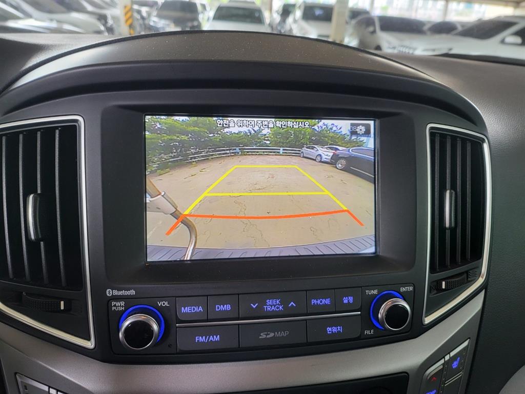 HYUNDAI Starex - Vista 12