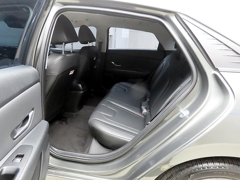 HYUNDAI Avante - Vista 6