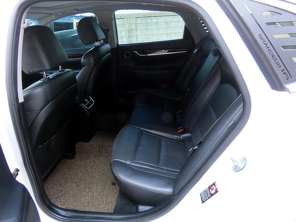HYUNDAI Grandeur - Vista 6