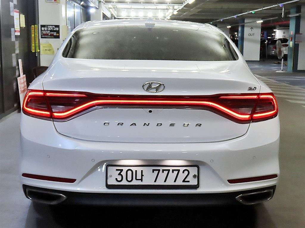 HYUNDAI Grandeur - Vista 5