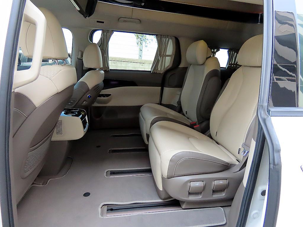 KIA Carnival - Vista 6