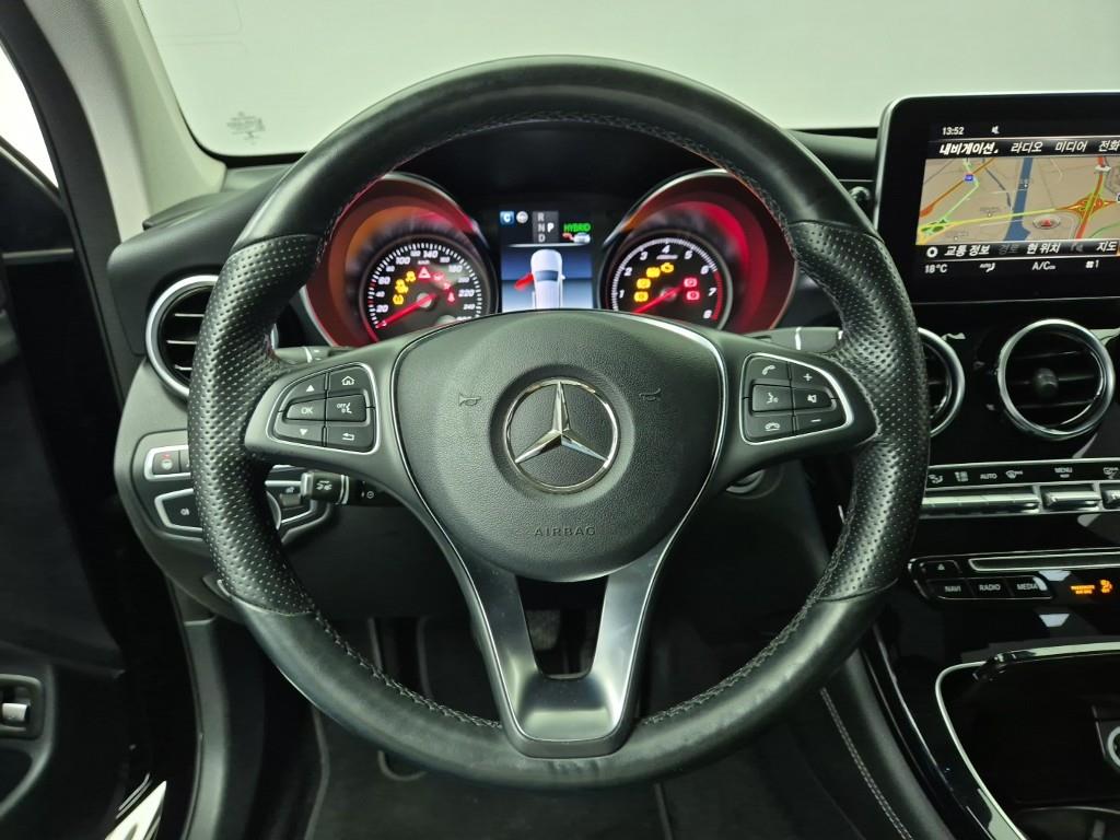 Mercedes Benz GLC Class - Vista 9