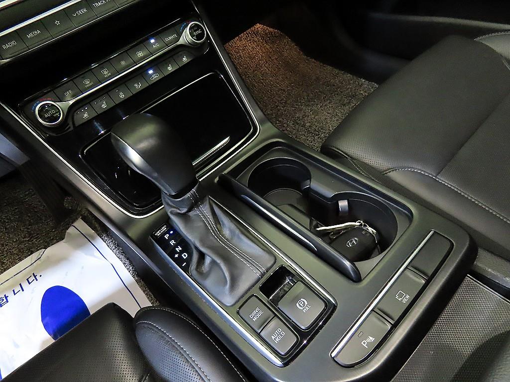 HYUNDAI Grandeur - Vista 12