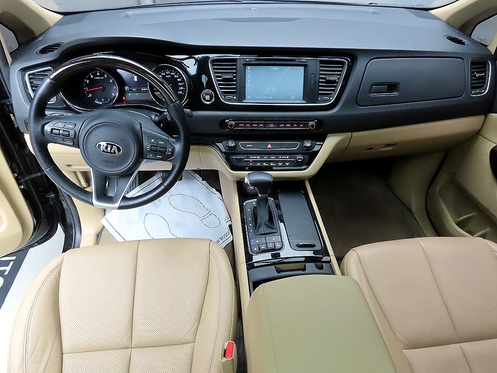 KIA Carnival - Vista 7