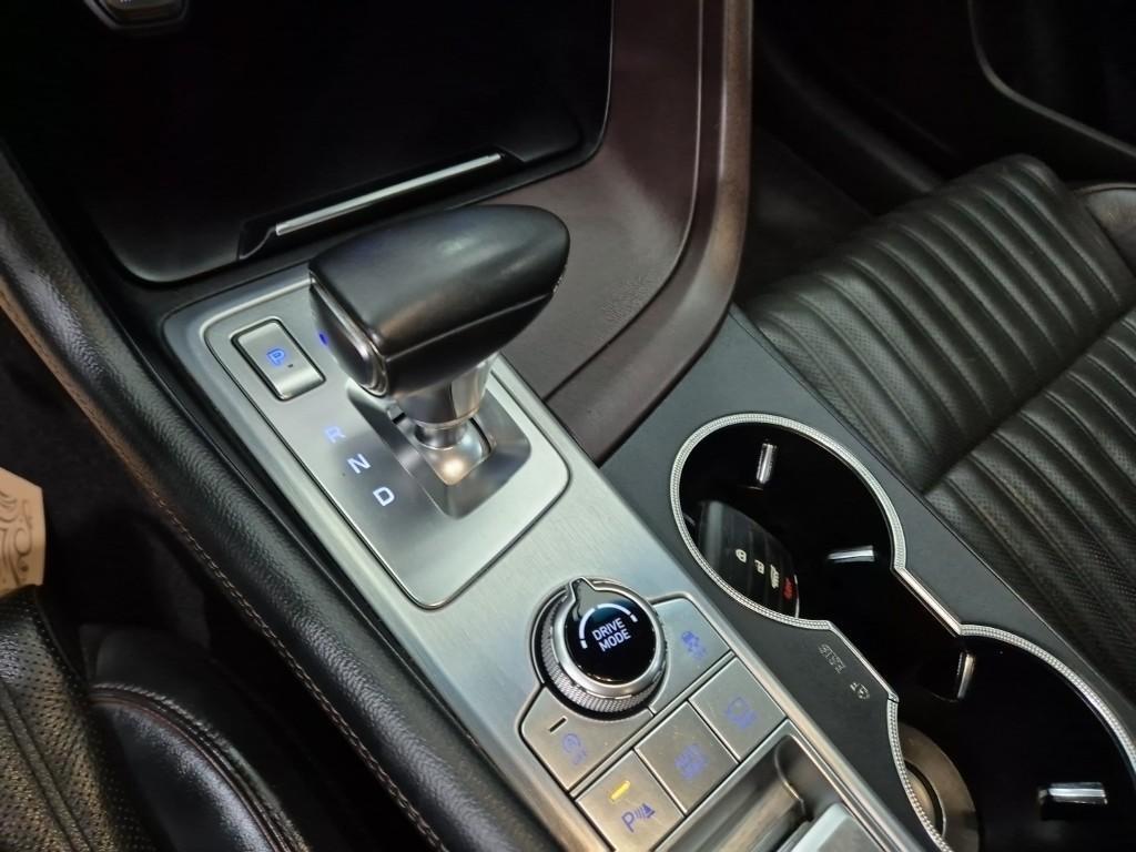 Genesis G70 - Vista 8