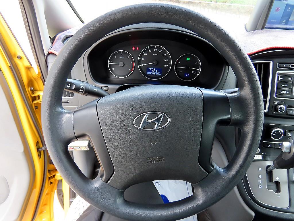 HYUNDAI Starex - Vista 8