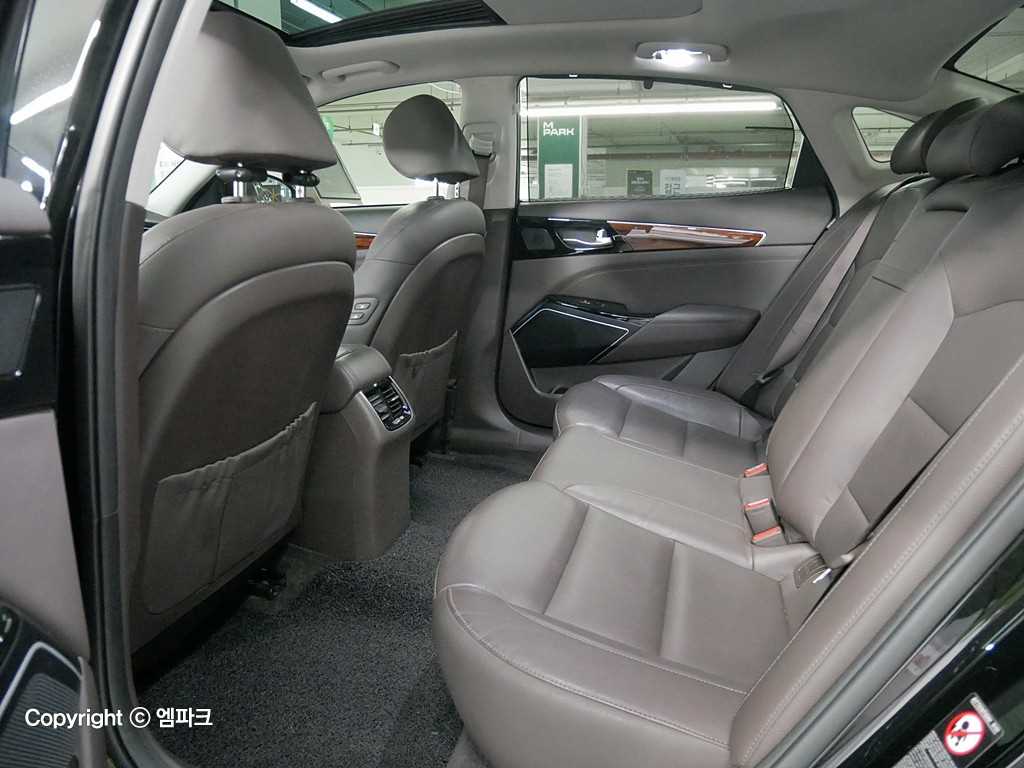 KIA K7 - Vista 10