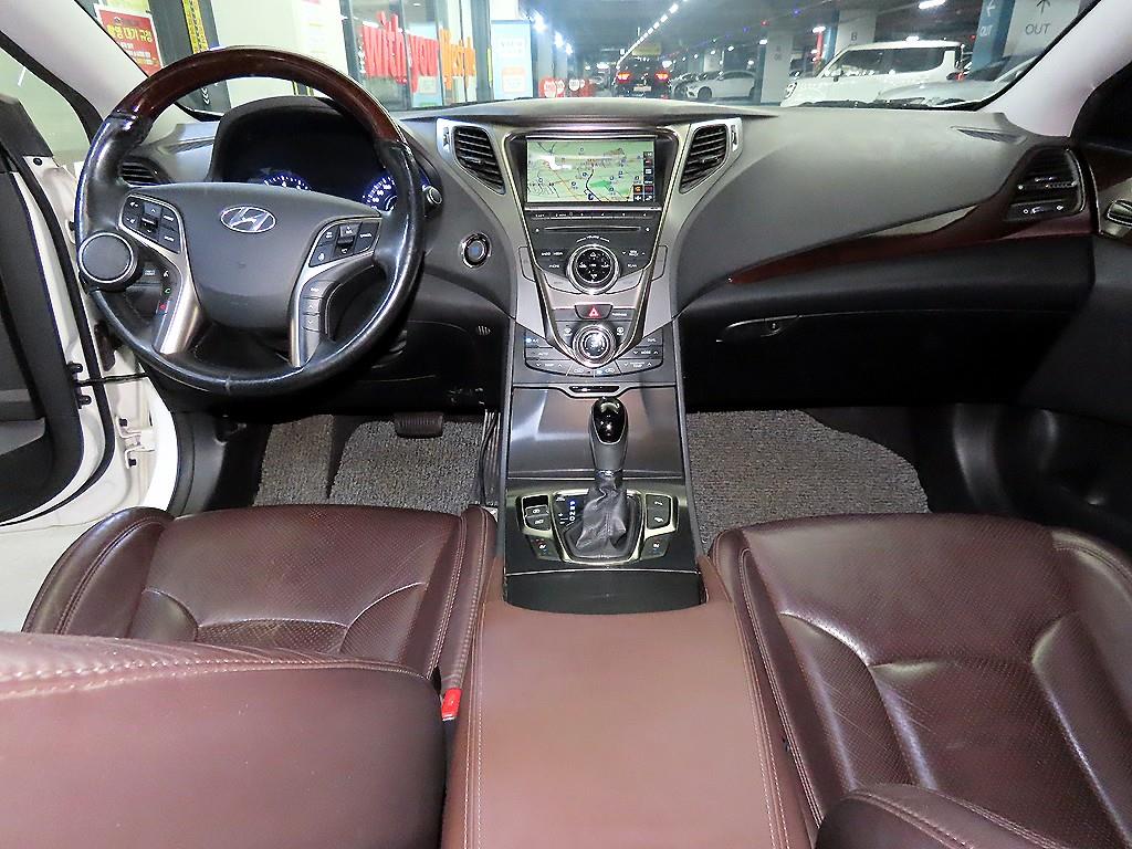 HYUNDAI Grandeur - Vista 10