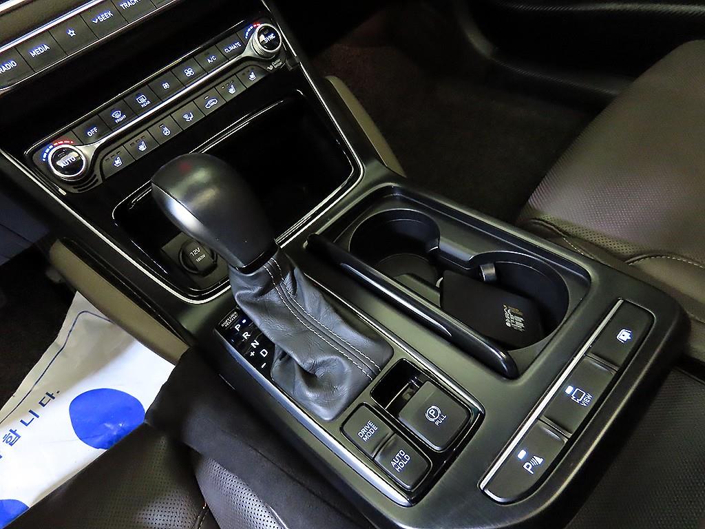 HYUNDAI Grandeur - Vista 12