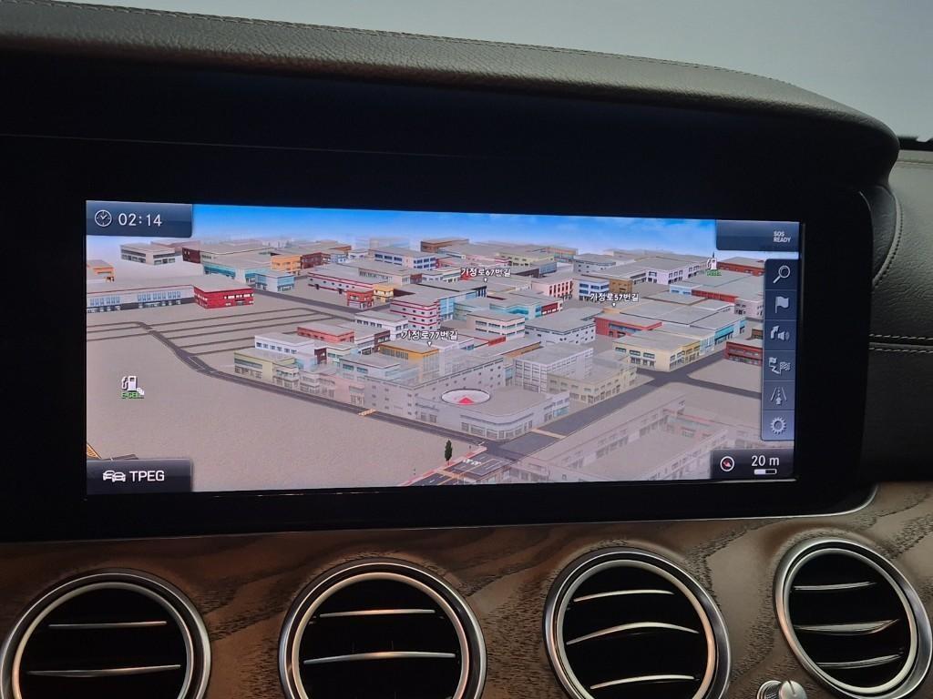 Mercedes Benz E class 2018 Gris - Importación desde Corea - HF Imports Iquique - Foto 14