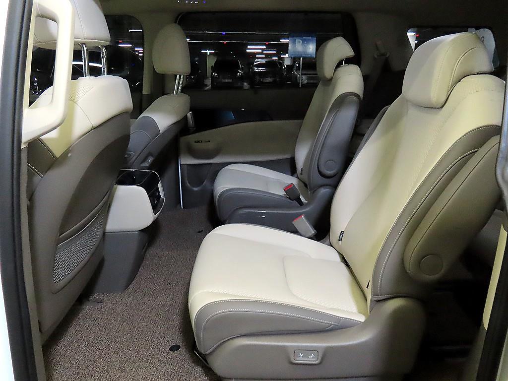 KIA Carnival - Vista 7
