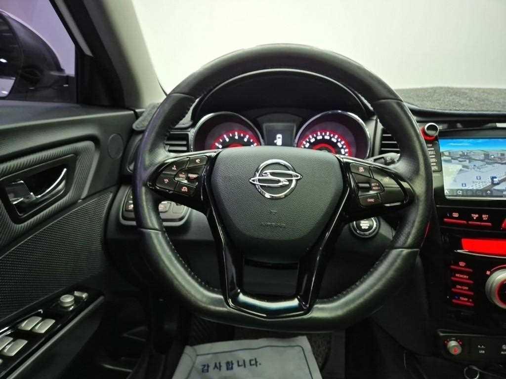 Ssangyong Tivoli - Vista 9