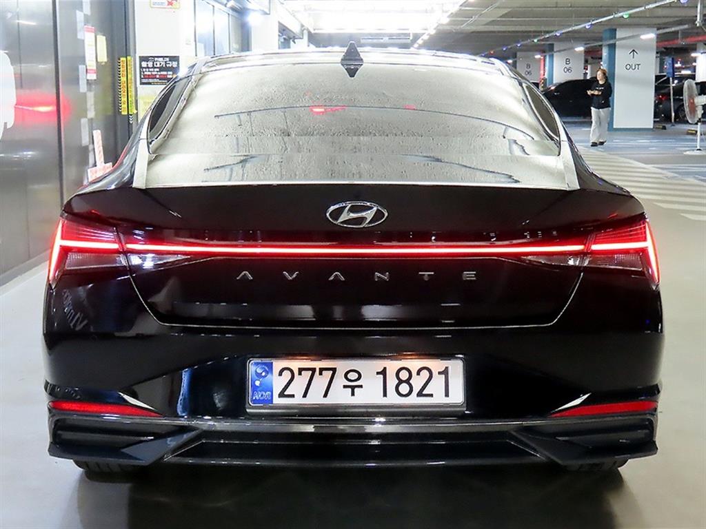 HYUNDAI Avante - Vista 5