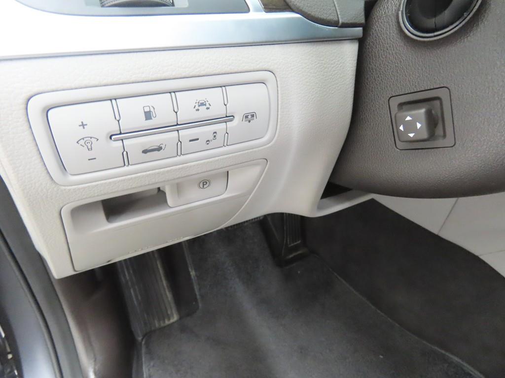 HYUNDAI Genesis - Vista 10