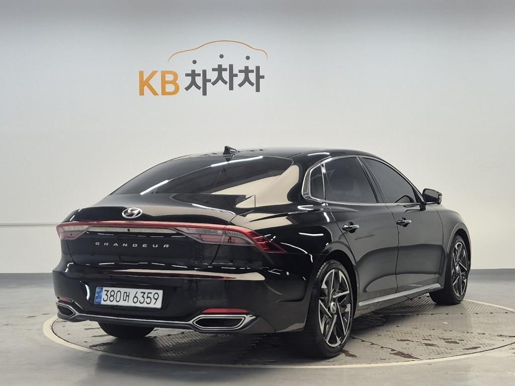 HYUNDAI Grandeur - Vista 3