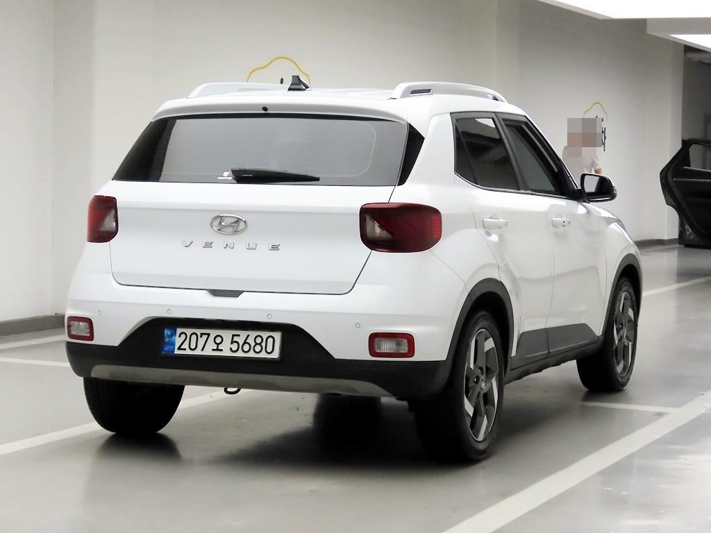 HYUNDAI Venue - Vista 4