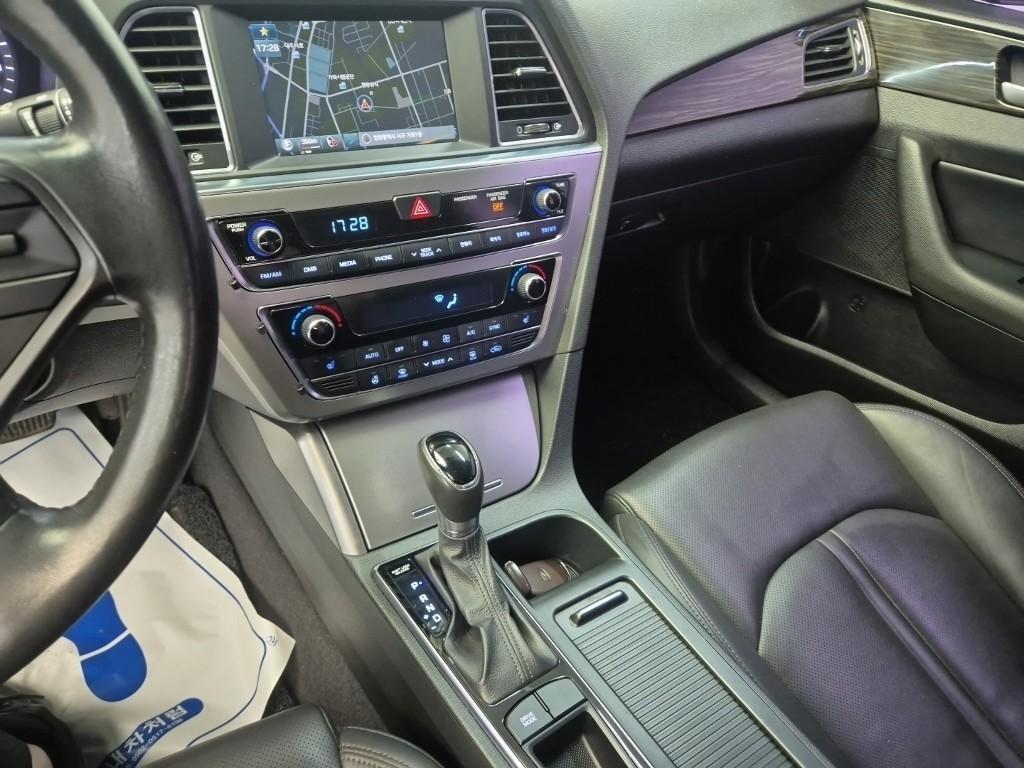 HYUNDAI Sonata - Vista 10