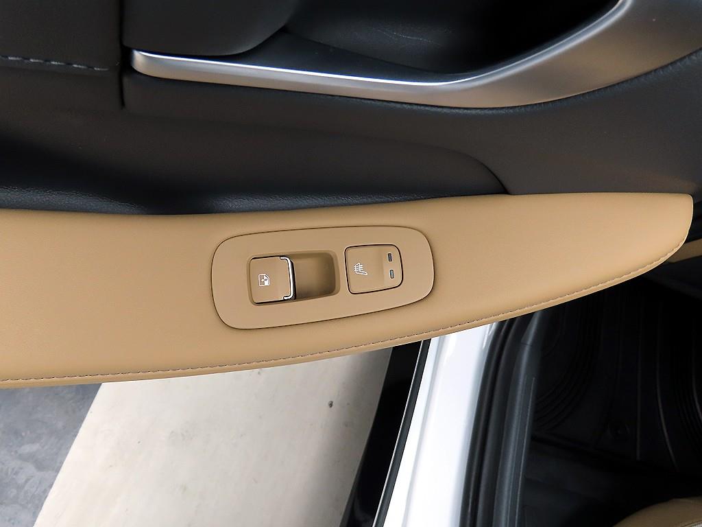 HYUNDAI Sonata - Vista 12