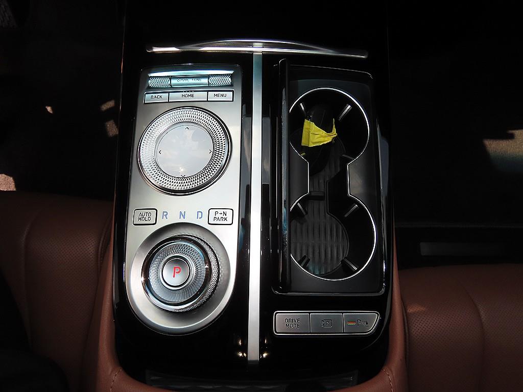 Genesis G80 - Vista 10