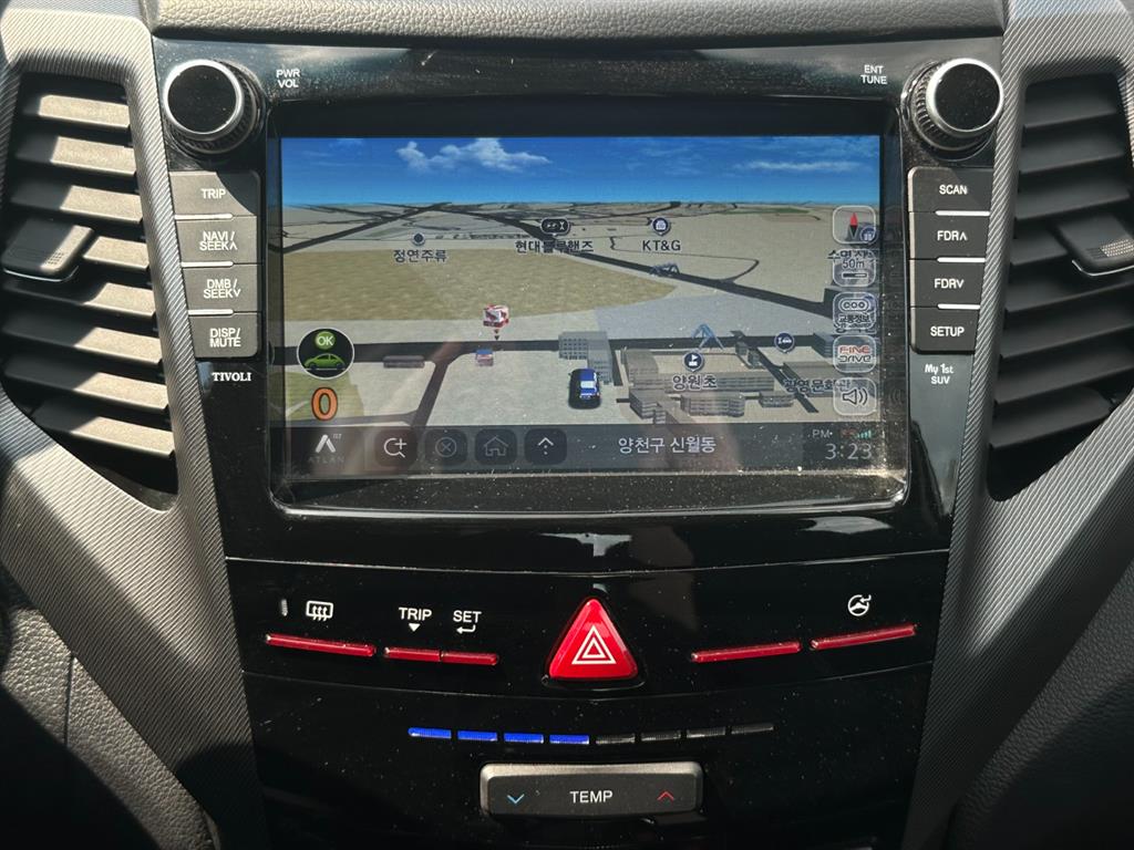 Ssangyong Tivoli - Vista 10