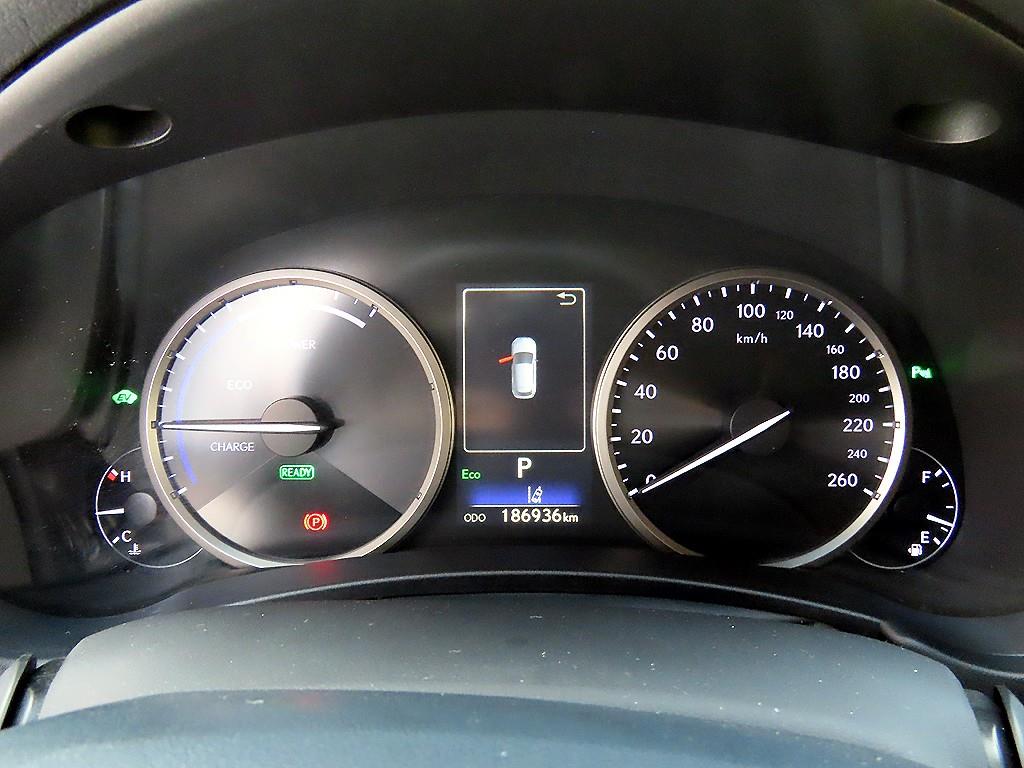 Lexus NX - Vista 9