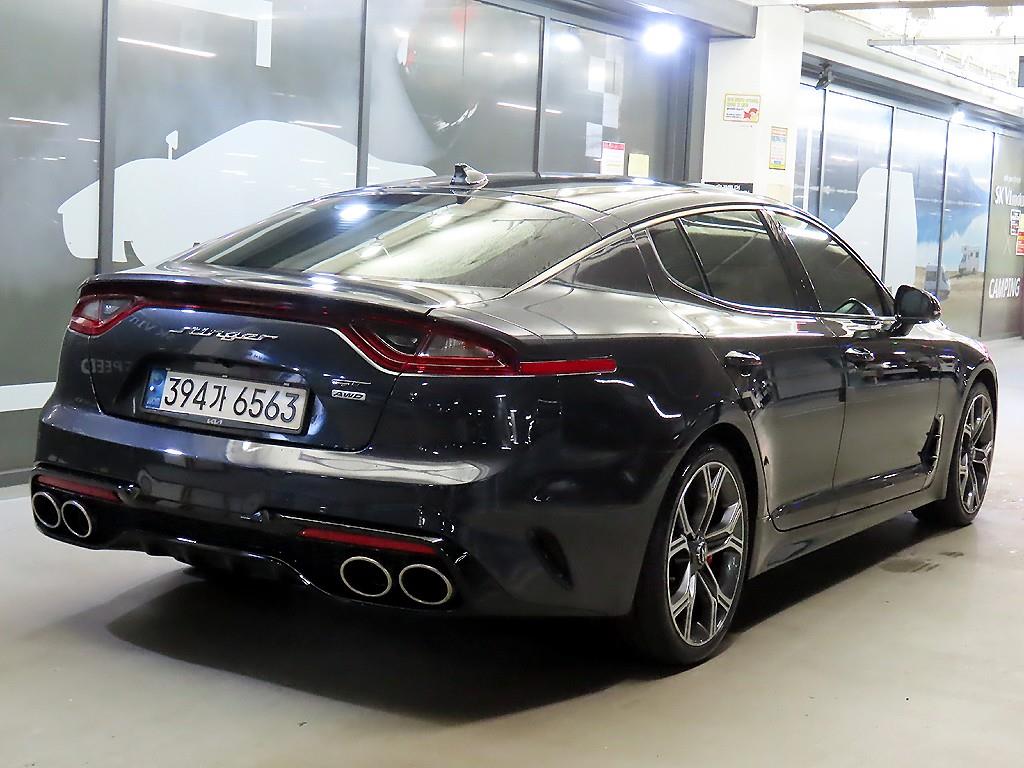 KIA Stinger - Vista 4