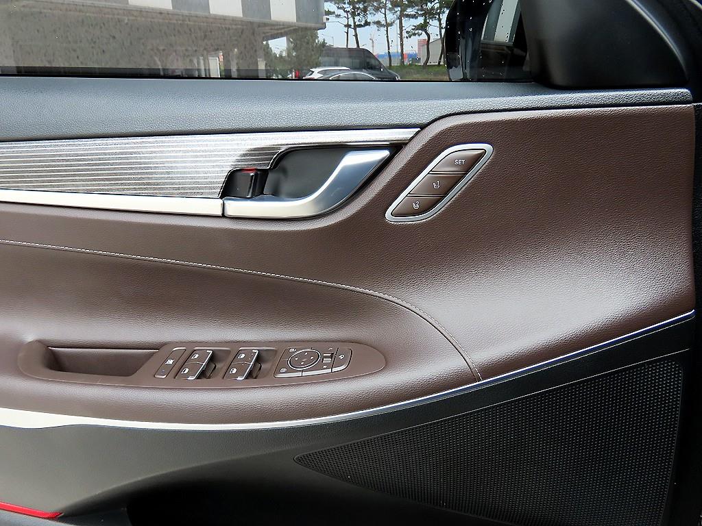 HYUNDAI Grandeur - Vista 12