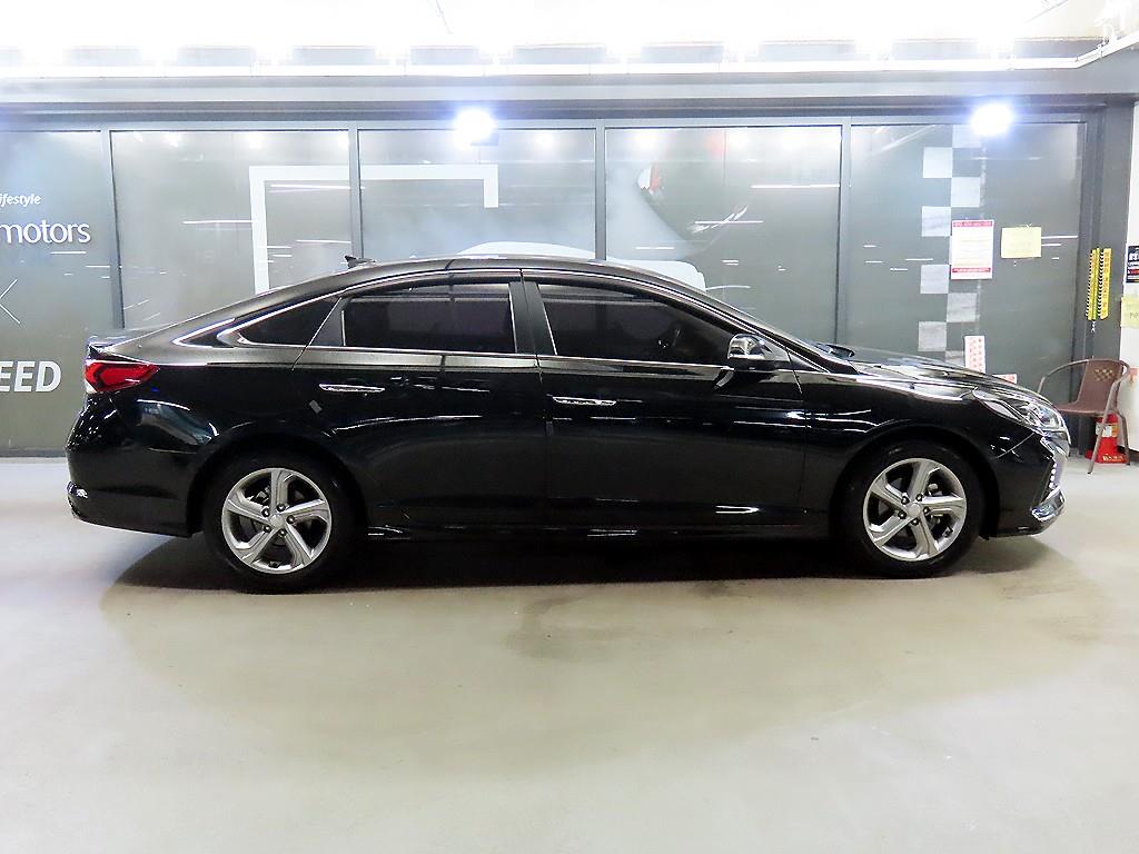 HYUNDAI Sonata - Vista 3