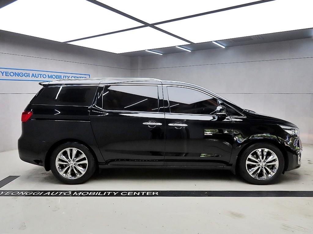 KIA Carnival - Vista 2