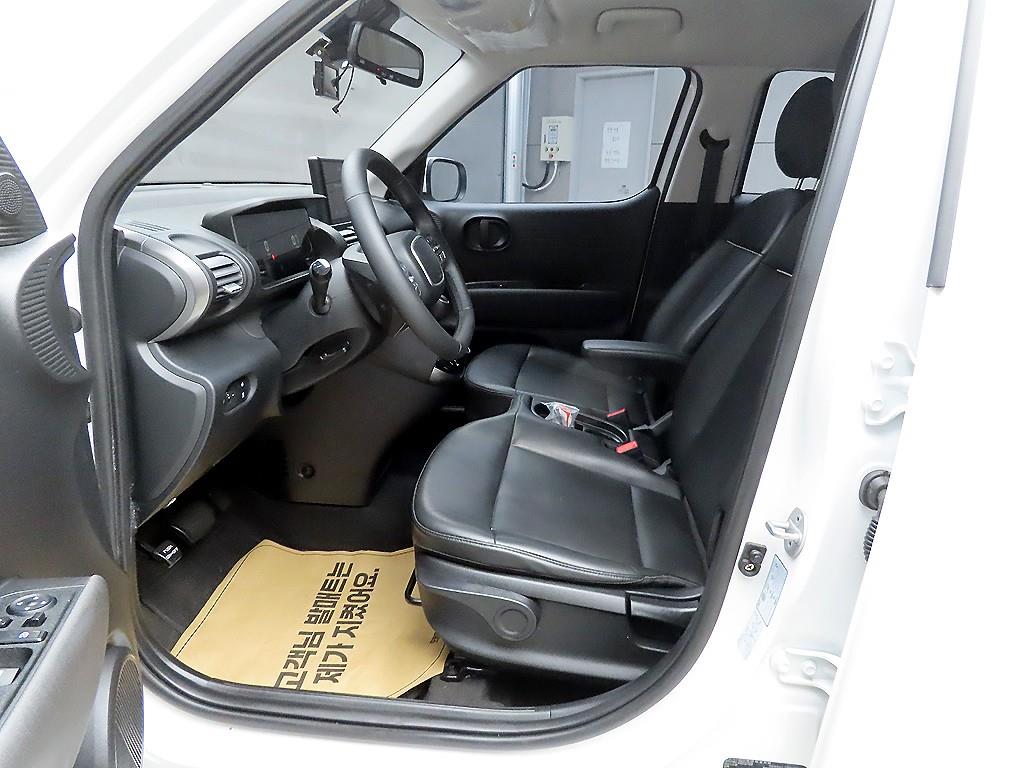 HYUNDAI Casper - Vista 5