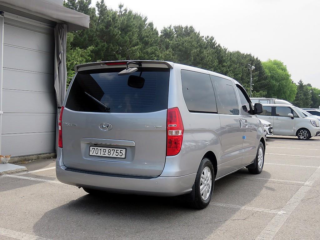 HYUNDAI Starex - Vista 4