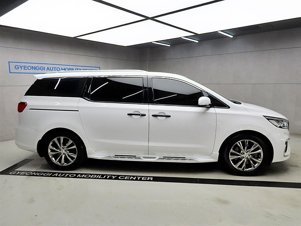 KIA Carnival - Vista 3