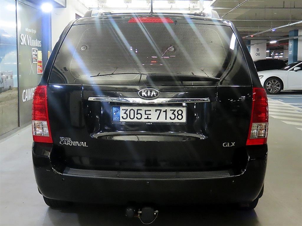 KIA Carnival - Vista 5