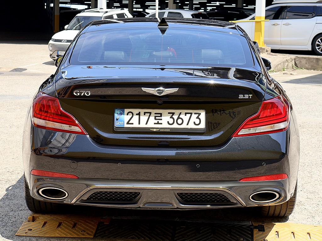 Genesis G70 - Vista 5