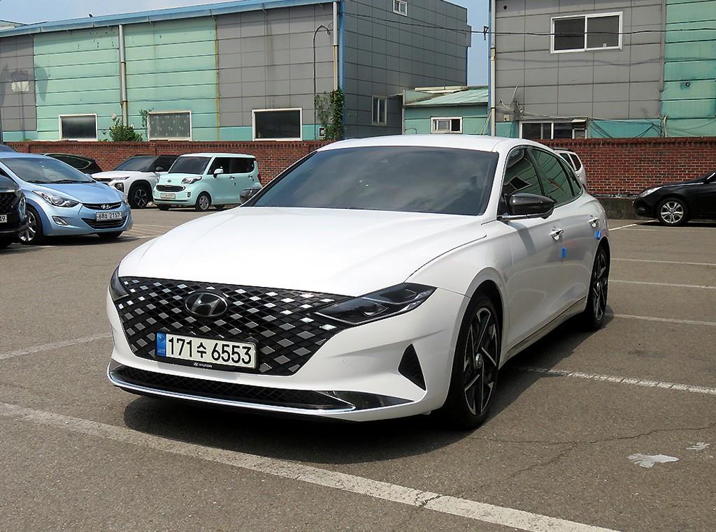 HYUNDAI Grandeur - Vista 2