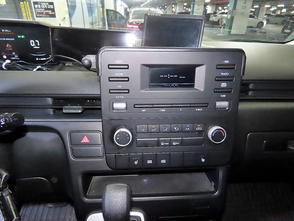 HYUNDAI Staria - Vista 11