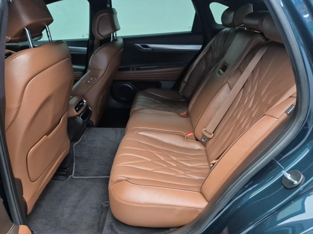 Genesis G80 - Vista 12