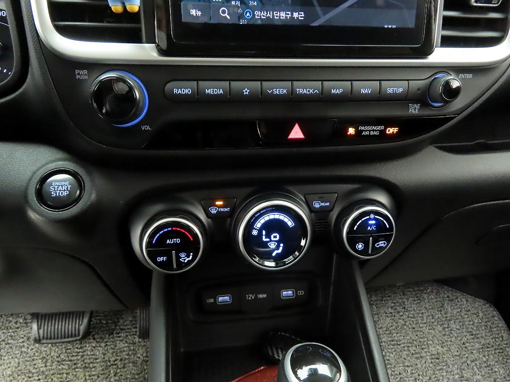 HYUNDAI Venue - Vista 9