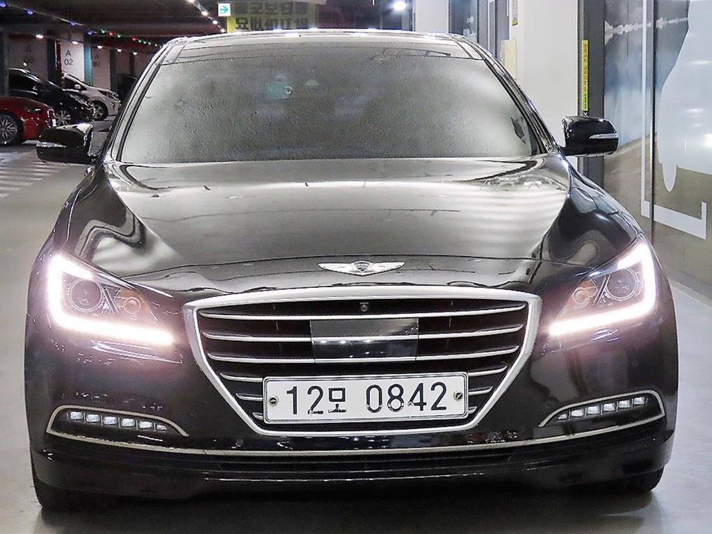 HYUNDAI Genesis - Vista 2
