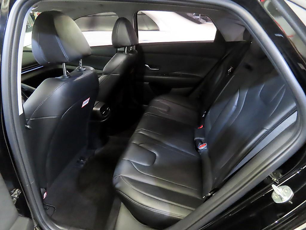 HYUNDAI Avante - Vista 7