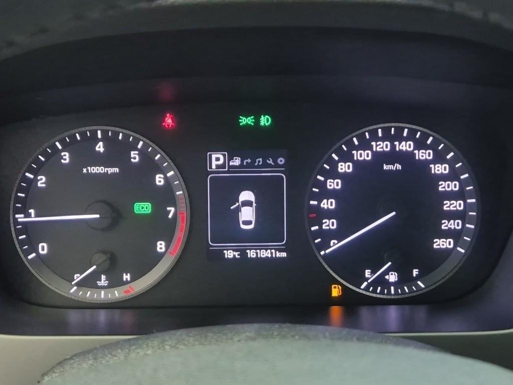 HYUNDAI Sonata - Vista 6