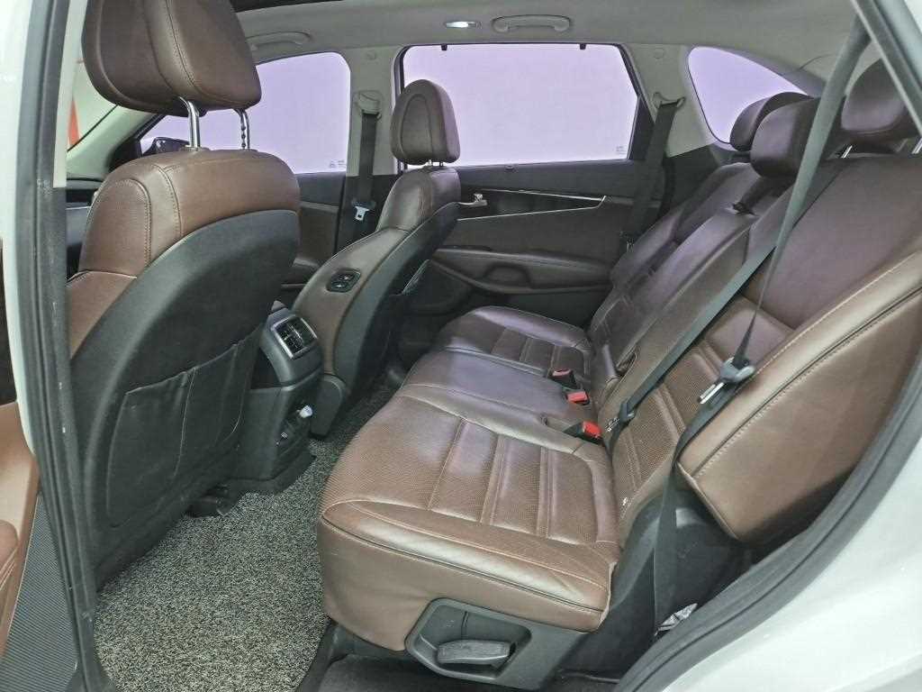 KIA Sorento - Vista 12